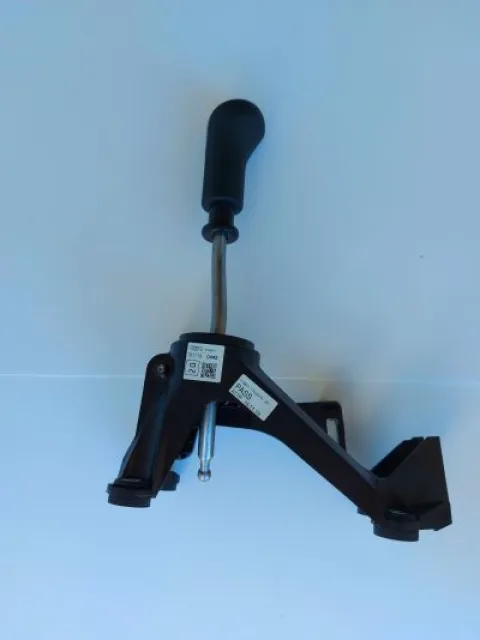 Gear shift selector