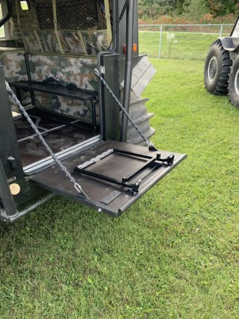 Integrated Ladder (rear door)