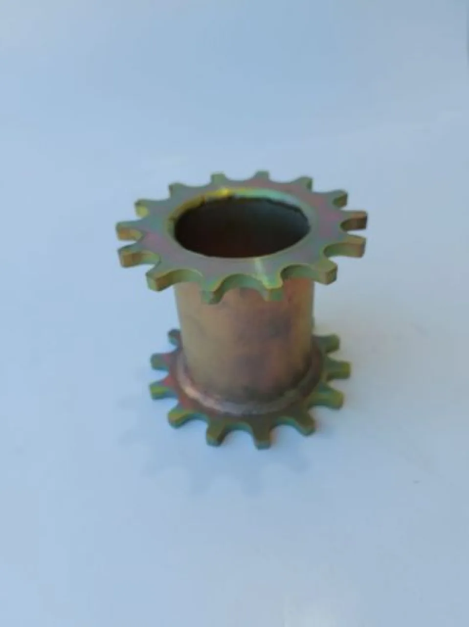 Left chain sprocket coupler