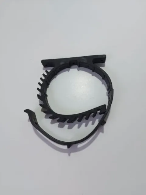 Quick-release extinguisher clamp