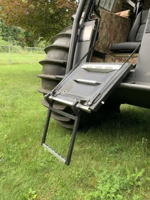 Integrated Ladder (front door)