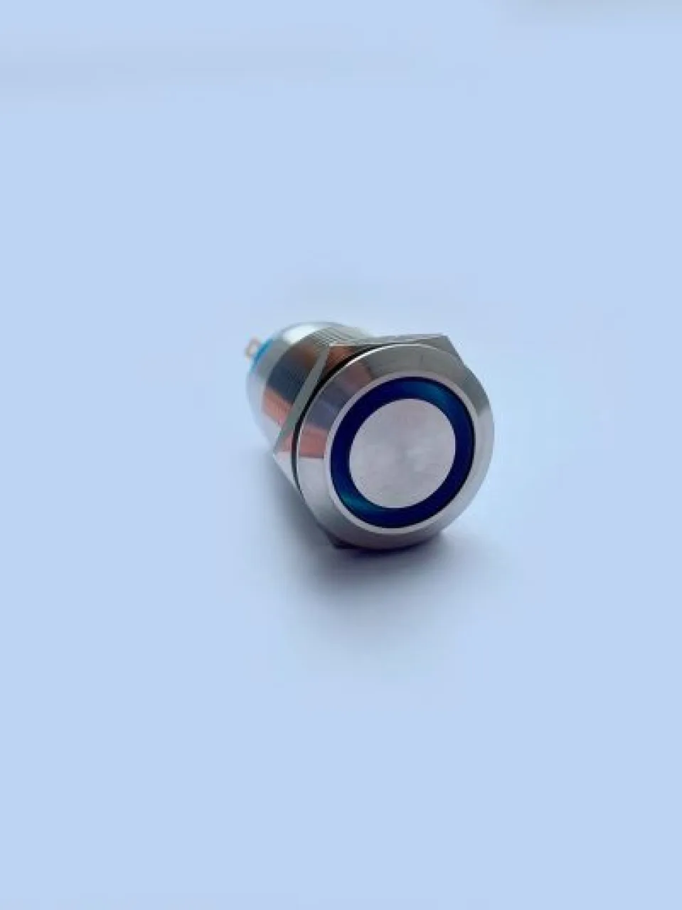 Pushbutton ON-OFF switch