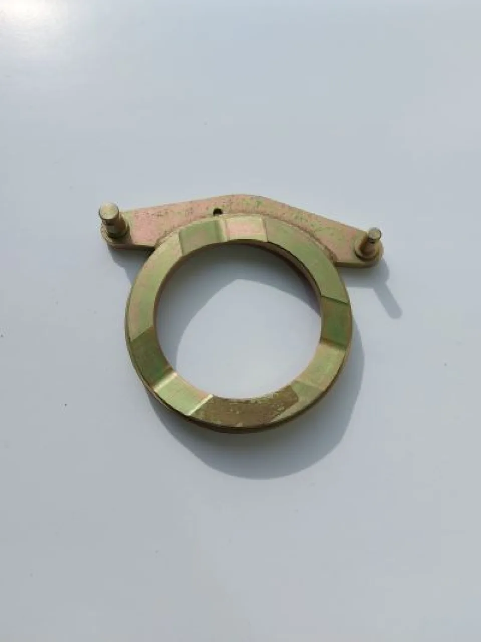 Right knuckle