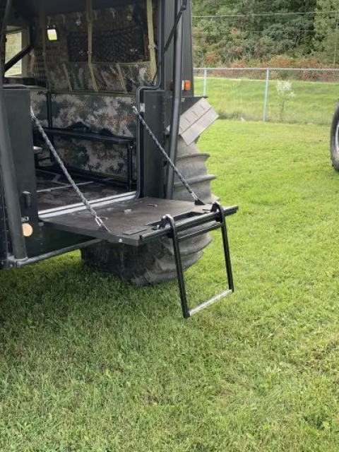 Integrated Ladder (rear door)
