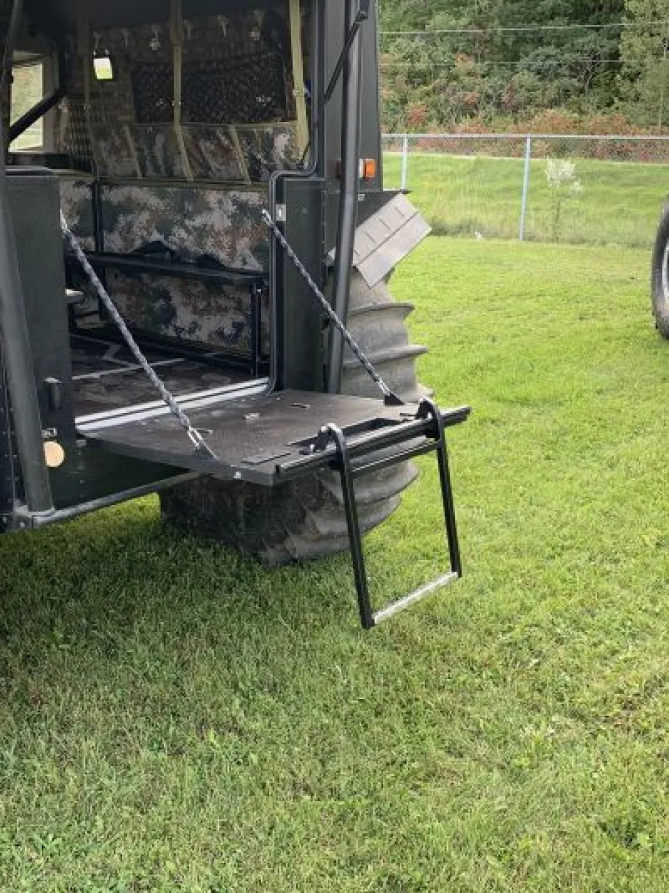 Integrated Ladder (rear door)